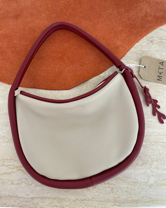 Le Petit Cercle Leather Purse with Coral Charm