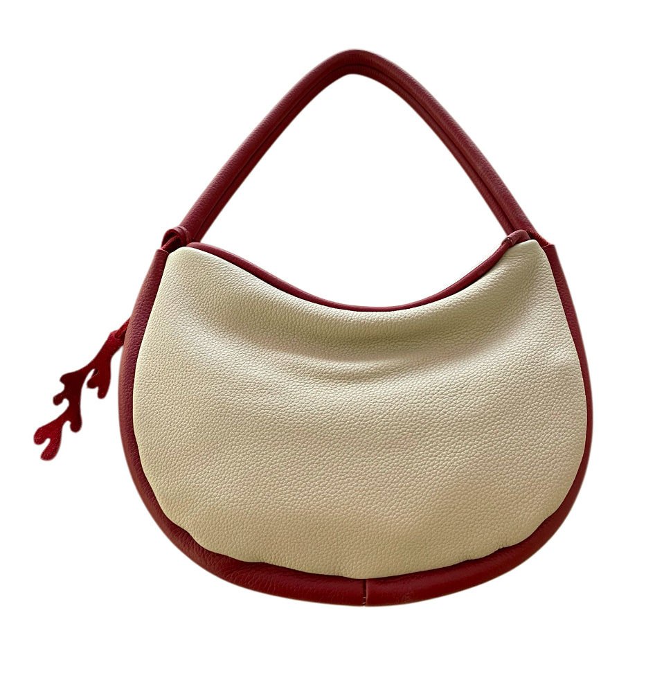 Le Petit Cercle Leather Purse with Coral Charm
